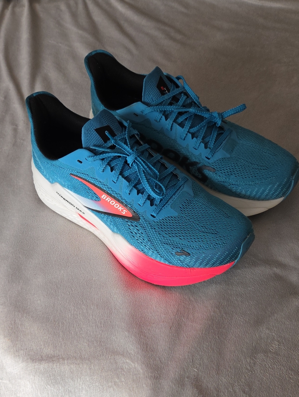 Brooks Hyperion 2 Max, Size 10.5, Blue, White & Pink